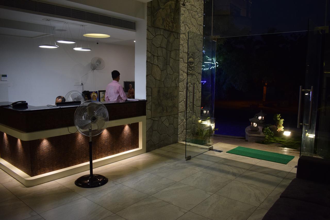 Hotel White Pearl Residency Puducherry Zewnętrze zdjęcie
